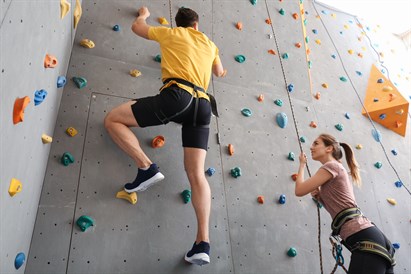 Pierwsze kroki w boulderingu z instruktorem w Łodzi – 75 minut