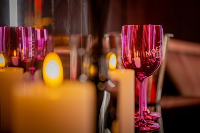 Noc dla zakochanych w Secret Apartament – Champagne Red VIP w Gdańsku