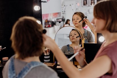 Indywidualna lekcja makijażu z wizażystką w Lip Lab Warszawa