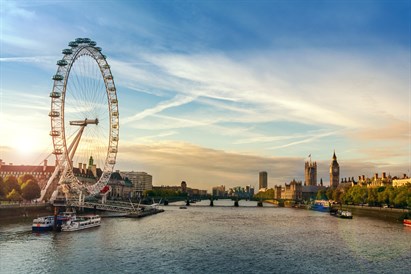 Noclegi w Londynie z widokiem na Tamizę – A&O Docklands Riverside