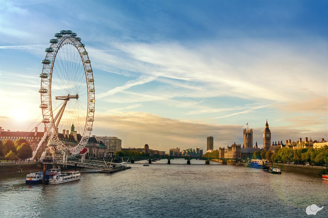 Noclegi w Londynie z widokiem na Tamizę – A&O Docklands Riverside