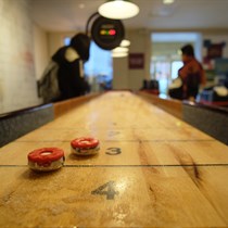 Shuffleboard w MK Bowling - Poznań