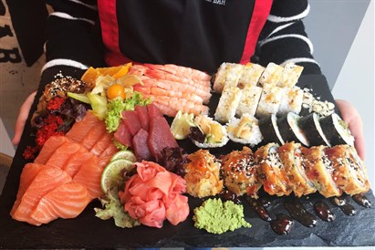 Sushi z przyjaciółmi w Suszarni we Wrocławiu (Kąty Wrocławskie)