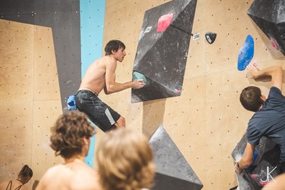 Ścianka wspinaczkowa bez limitu czasu - VOLT Boulderownia Toruń