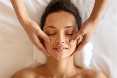 Zabiegi na twarz w 13 etapach w Warszawie – pakiet dostępny cały dzień