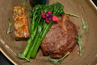 Romantyczna kolacja w Restauracji Andromeda Alfa w Krakowie