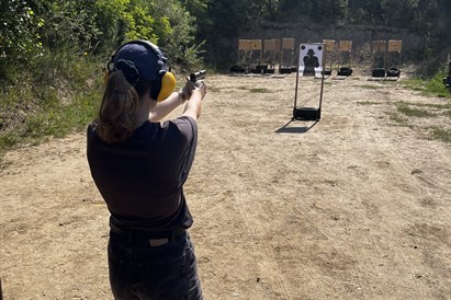 Strzelanie dla kobiet - niedzielne szkolenie na strzelnicy z instruktorem - Warszawa