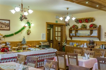 Pobyt SPA w górach dla dwojga: Willa Roztoka + masaż i termy