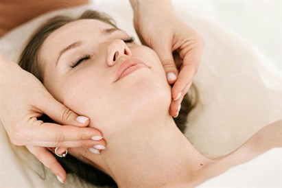 Masaż Mintanao – relaksujące 45 minut dla twarzy w Radomiu