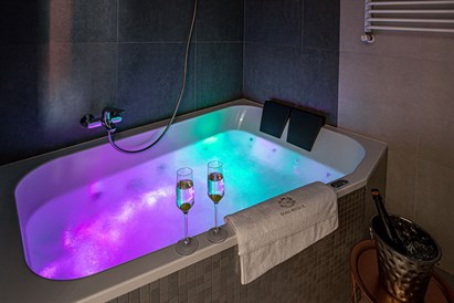Weekend w Krakowie w apartamencie Deluxe z jacuzzi dla dwojga!
