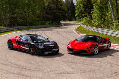Pojedynek Ferrari F8 Tributo vs McLaren 570GT