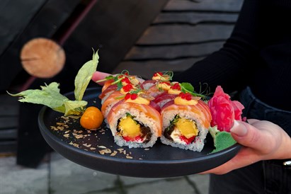 Sushi z przyjaciółmi w Suszarni we Wrocławiu (Hubska)