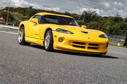Jazda Dodge Viper z filmowaniem