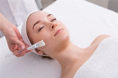 Masaż Kobido twarzy z peelingiem kawitacyjnym i maską - Haro Laser Spa