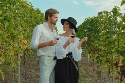 Romantyczna degustacja win w mazowieckiej Toskanii i winem w prezencie - Winnica Dwórzno dla dwojga