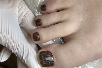 Manicure i pedicure hybrydowy z peelingiem i maską - This is Love Beauty Salon Warszawa