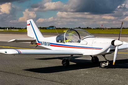 Lot samolotem nad Szczecinem i Jeziorem Dąbie – 30 minut z OSL Lotnik