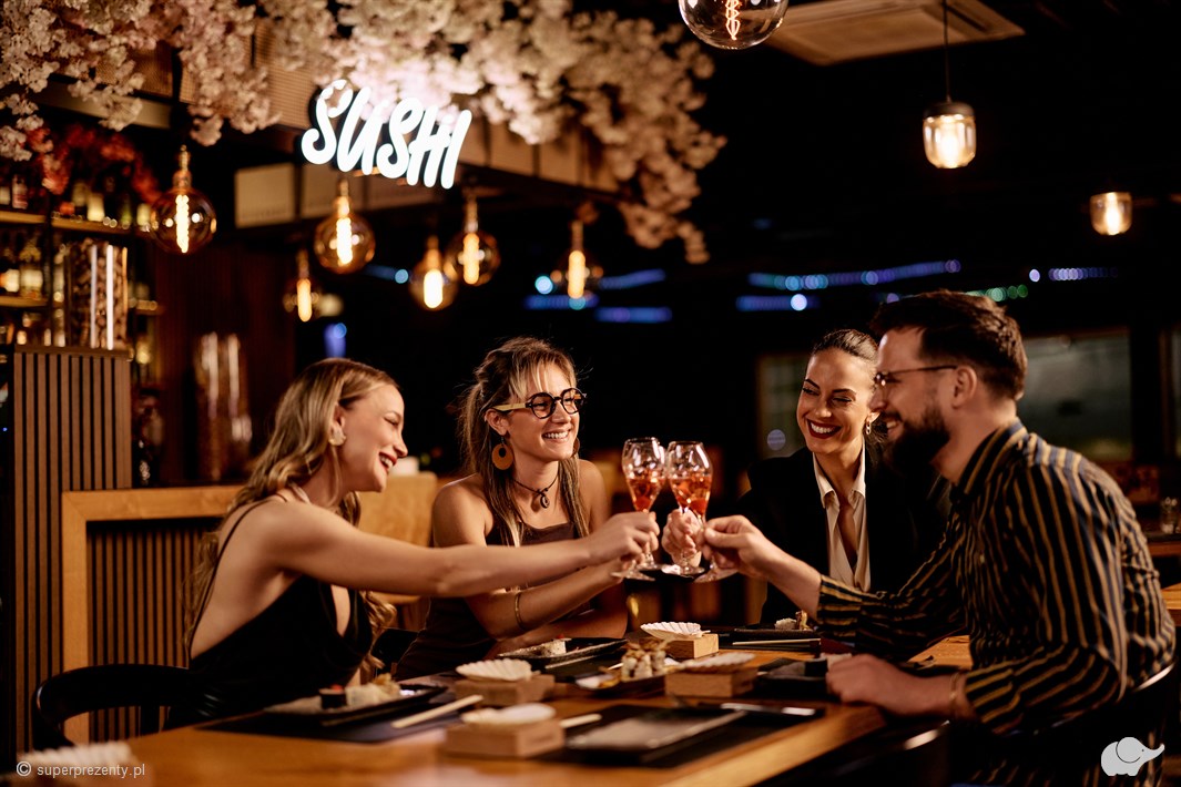 Sushi z przyjaciółmi w Suszarni we Wrocławiu (Czarnieckiego)