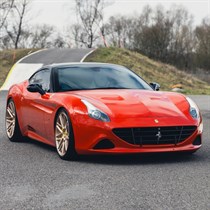 Jazda Ferrari California na miejscu pasażera w Krakowie