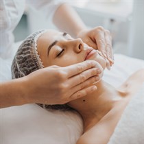 Zabieg oczyszczający z peelingiem kawitacyjnym - Diva Spa w Kołobrzegu