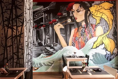 Sushi z przyjaciółmi w Suszarni we Wrocławiu (Czarnieckiego)