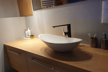 Apartament Superior z jacuzzi i obrotowym TV dla pary – Kraków