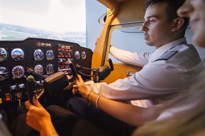 Lot na symulatorze Cessna 152 dla dwojga – SimAir Warszawa