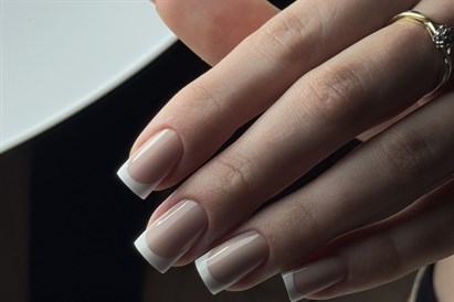 Manicure hybrydowy z peelingiem i maską - This is Love Beauty Salon Warszawa