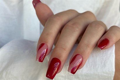 Manicure hybrydowy oraz laminacja brwi i rzęs - This is Love Beauty Salon Warszawa