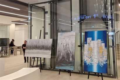 Malowanie przy winie z widokiem na panoramę Warszawy - warsztaty artystyczne