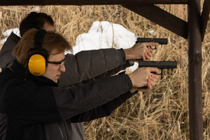 Strzelanie standardowe - niedzielne szkolenie na strzelnicy z instruktorem - Warszawa
