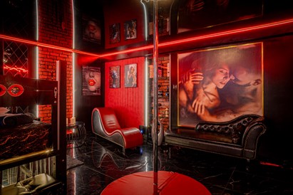 Noc dla zakochanych w Secret Apartament – Champagne Red VIP w Gdańsku