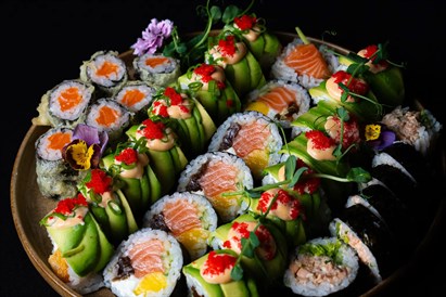 Sushi z przyjaciółmi w Suszarni we Wrocławiu (Brodzka)