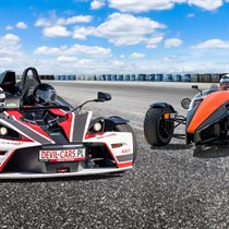 KTM X- Bow vs Ariel Atom