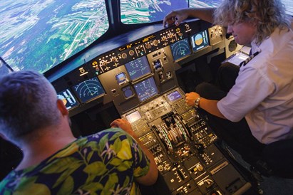 Lot w symulatorze Airbus A320 NEO dla 2 osób – SimAir Warszawa