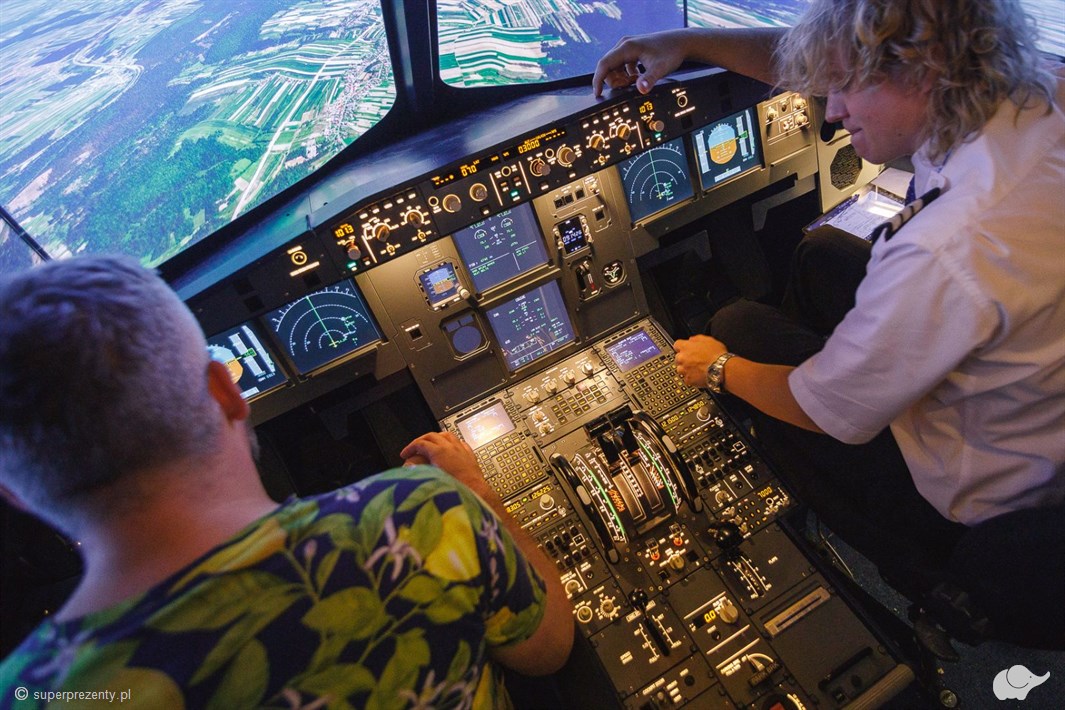 Lot w symulatorze Airbus A320 NEO dla 2 osób – SimAir Warszawa