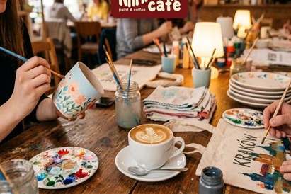Malowanie ceramiki dla 2-4 osób w Krakowie: artystyczne fantazje w Namalujse Café
