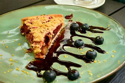 Magiczna kolacja przy stu świecach – romantyczny wieczór w Loft Bistro