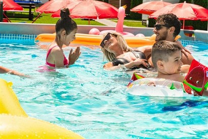 Nocleg w Domku Exclusive z prywatnym jacuzzi dla 7 osób przy Energylandii - Holiday Park Zator