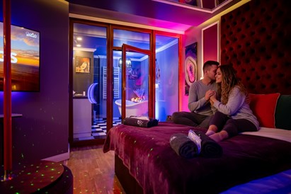Zmysłowa noc dla dwojga w Gdańsku – Secret Apartament Pink VIP