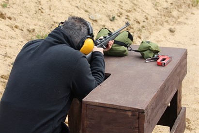 Strzelanie standardowe - niedzielne szkolenie na strzelnicy z instruktorem - Warszawa