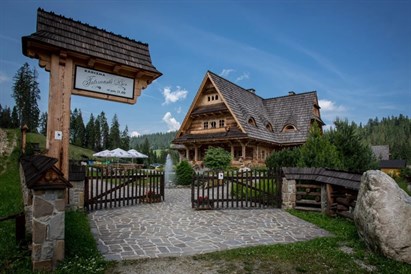 Weekend dla dwojga 3w1 – apartamenty Tatrzański Bór, Terma Bania, restauracja Góralska Tradycja