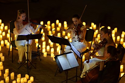 Koncert przy świecach w Płocku - 60 minut muzycznych emocji