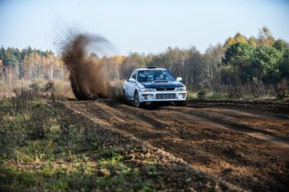 Jazda Subaru Impreza STI Type RA – moc rajdówki na szutrze!