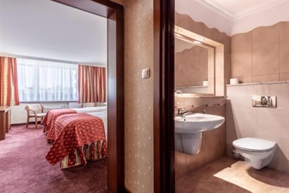 Nocleg dla Dwojga w Hotelu Gołębiewski w Białymstoku z dostępem do Parku Wodnego Tropikana