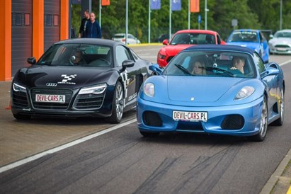 Devil-Cars – pojedynek Ferrari F430 vs Audi R8 na torze w Bednarach