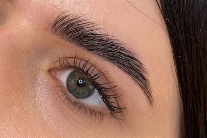 Laminacja brwi + koloryzacja + regulacja - Doll Beauty Studio Kraków