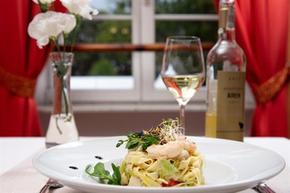 Romantyczny nocleg ze SPA dla dwojga: Hotel Wieniawa w pałacu