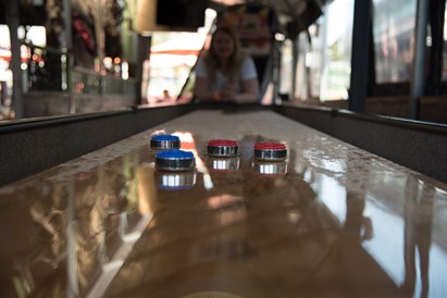 Shuffleboard w MK Bowling - Poznań
