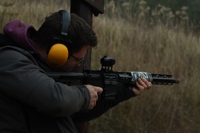 Strzelanie standardowe - niedzielne szkolenie na strzelnicy z instruktorem - Warszawa